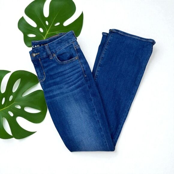 American Eagle AE Next Level Curvy Low-Rise Kick Bootcut Jeans - Picture 6 of 10